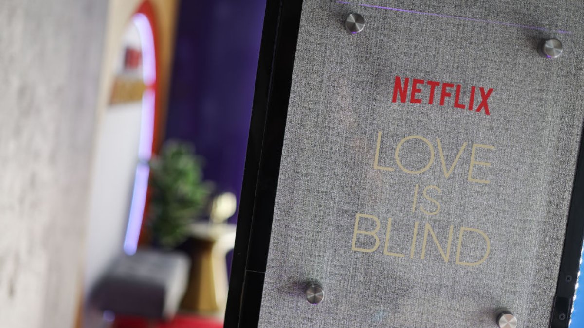 'Love Is Blind' star Jimmy responds to off-screen girlfriend claims – NBC Chicago - Vimarsana News