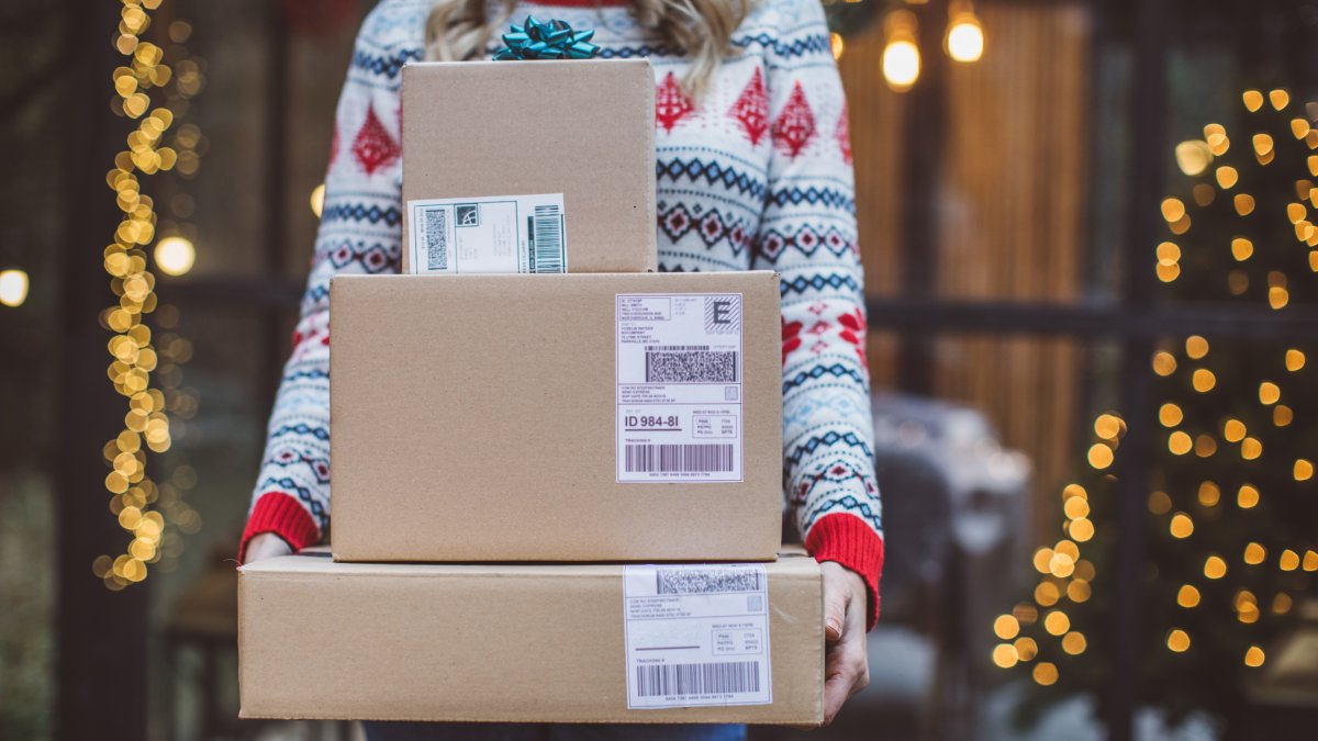 USPS, package delivery companies announce holiday shipping deadlines USPS, package delivery companies announce holiday shipping deadlines