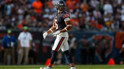 Chicago Bears game today: Ready or not, QB Justin Fields started against  Cleveland Browns - ABC7 Chicago