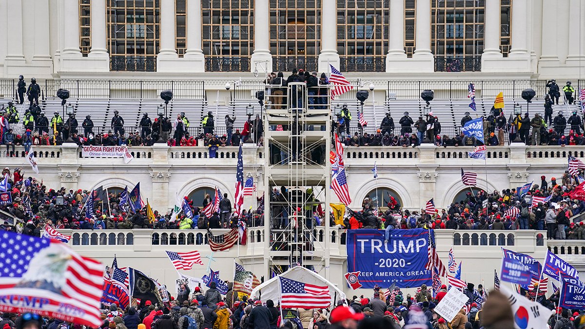 Kansas Proud Boy pleads guilty to obstruction charge in Jan. 6 attack on the Capitol – NBC Chicago - Vimarsana News
