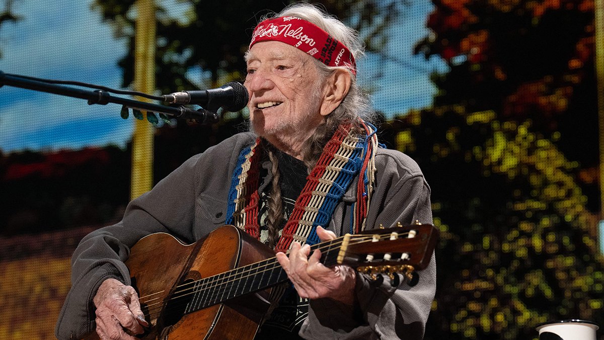 Willie Nelson looks back on decades of songwriting in new book – NBC Chicago - Vimarsana News