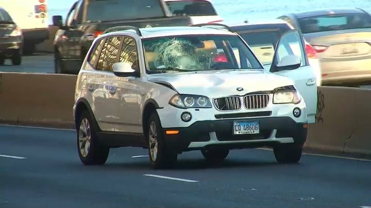 Man killed while trying to walk across DuSable Lake Shore Drive – NBC ...