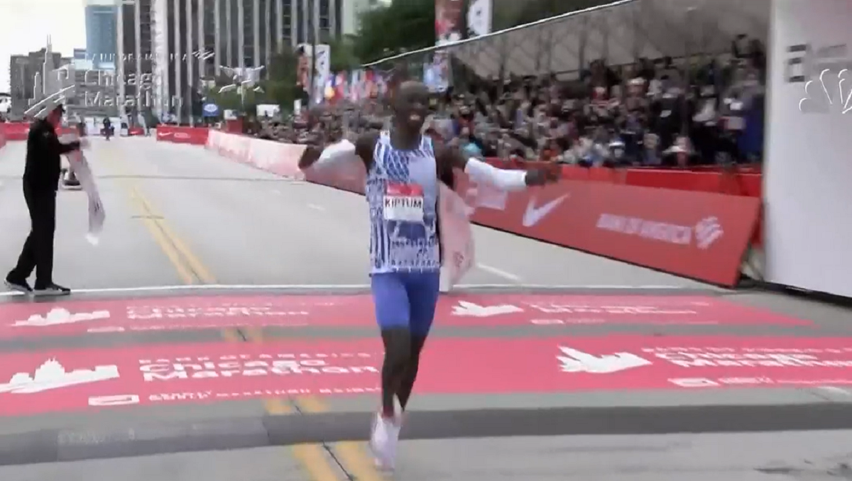 Kelvin Kiptum Wins 2023 Chicago Marathon In Stunning Debut With ...