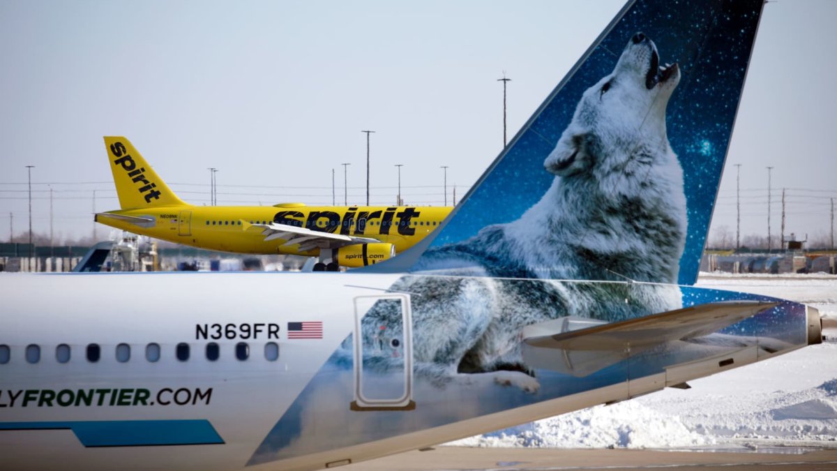 Flight discounts are back as airlines race to fill seats – NBC Chicago - Vimarsana News