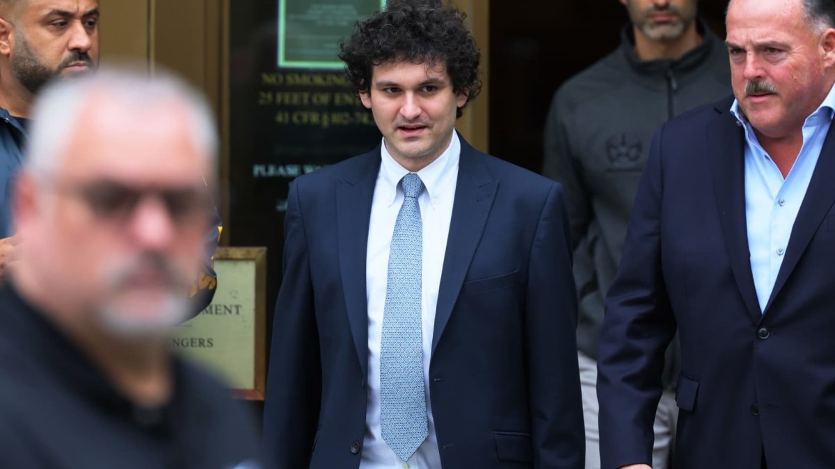Sam Bankman-Fried built crypto empire on 'pyramid of deceit,' prosecutors say in closing – NBC Chicago - Vimarsana News
