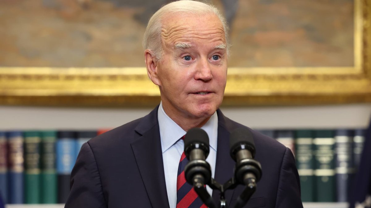 Employees want to talk about politics at work, study finds—but it's a