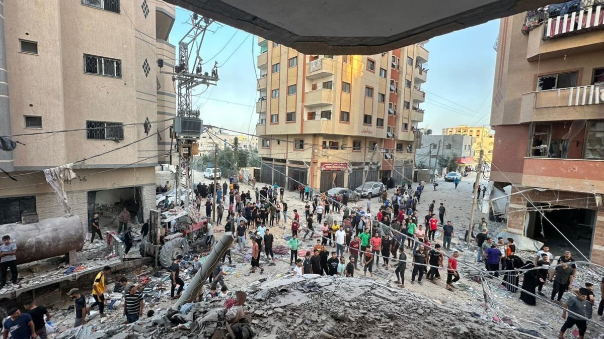 'No place that is safe in Gaza right now,' UN says; Israel deports thousands of Palestinian workers – NBC Chicago - Vimarsana News