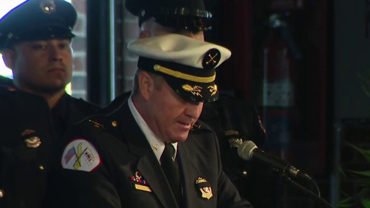 Fellow CFD firefighters pay tribute to fallen Chicago firefighter ...