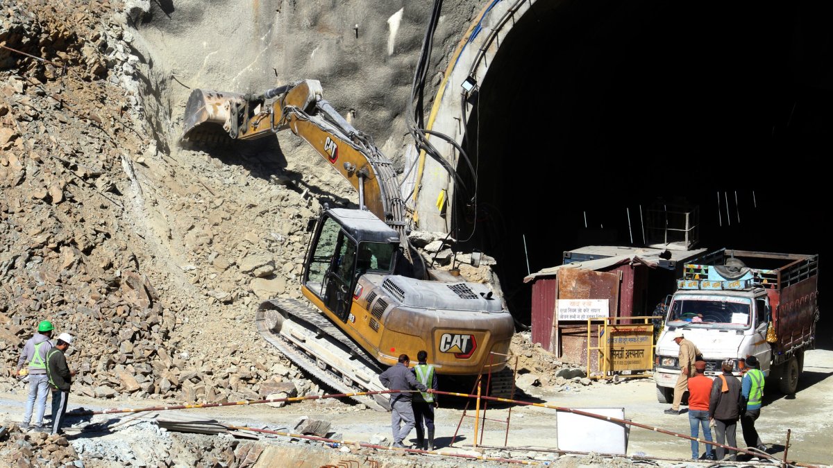 41 workers in India are stuck in a tunnel for an 8th day – NBC Chicago - Vimarsana News