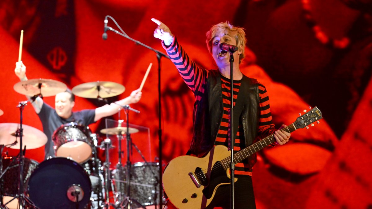 Green Day to perform with Smashing Pumpkins at Wrigley Field in 2024