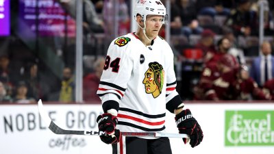 Blackhawks' Corey Perry to miss second straight game for unknown reasons