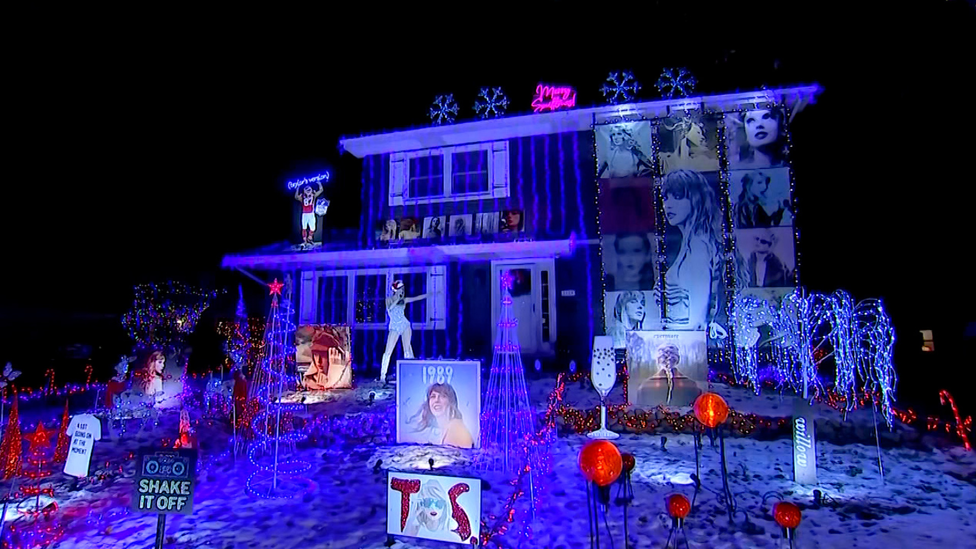 Merry Swiftmas': Naperville house decked out in Taylor Swift