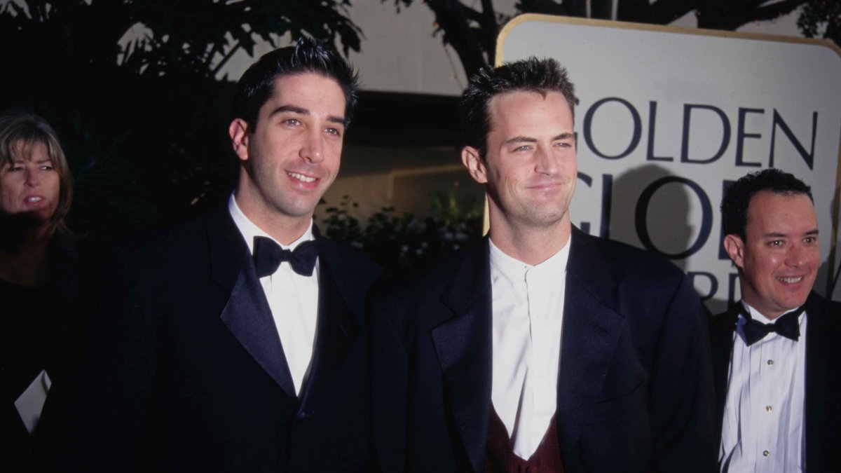 David Schwimmer shares photo from ‘favorite’ ‘Friends’ moment in ...