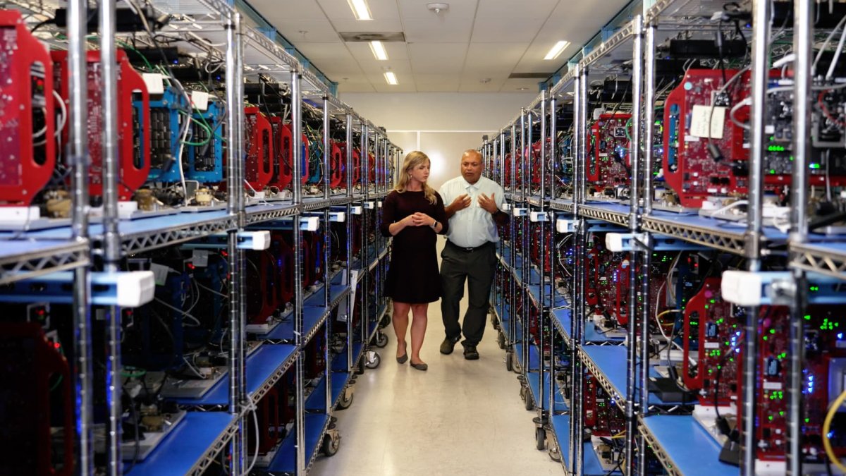 Inside Apple's chip lab, home to the most 'profound change' at the company in decades – NBC Chicago - Vimarsana News