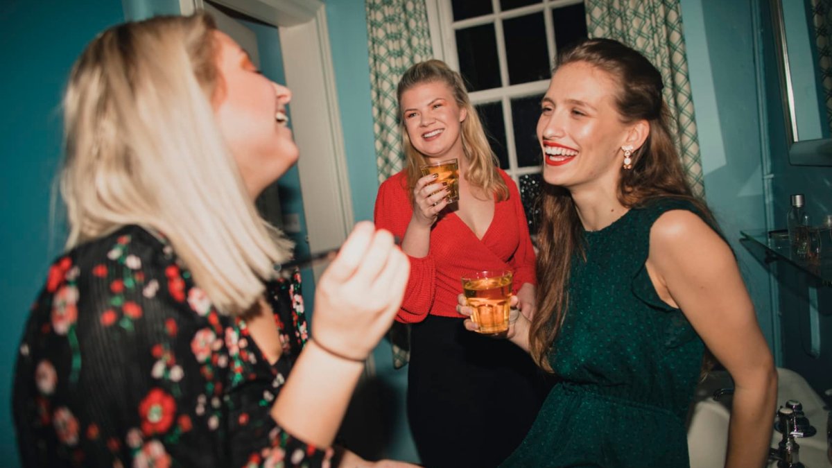 Harvard etiquette: Never let on that you've forgotten someone's name – NBC Chicago - Vimarsana News