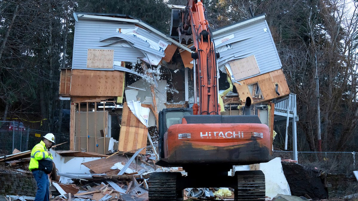 University of Idaho murders: House where 4 students were killed demolished – NBC Chicago - Vimarsana News