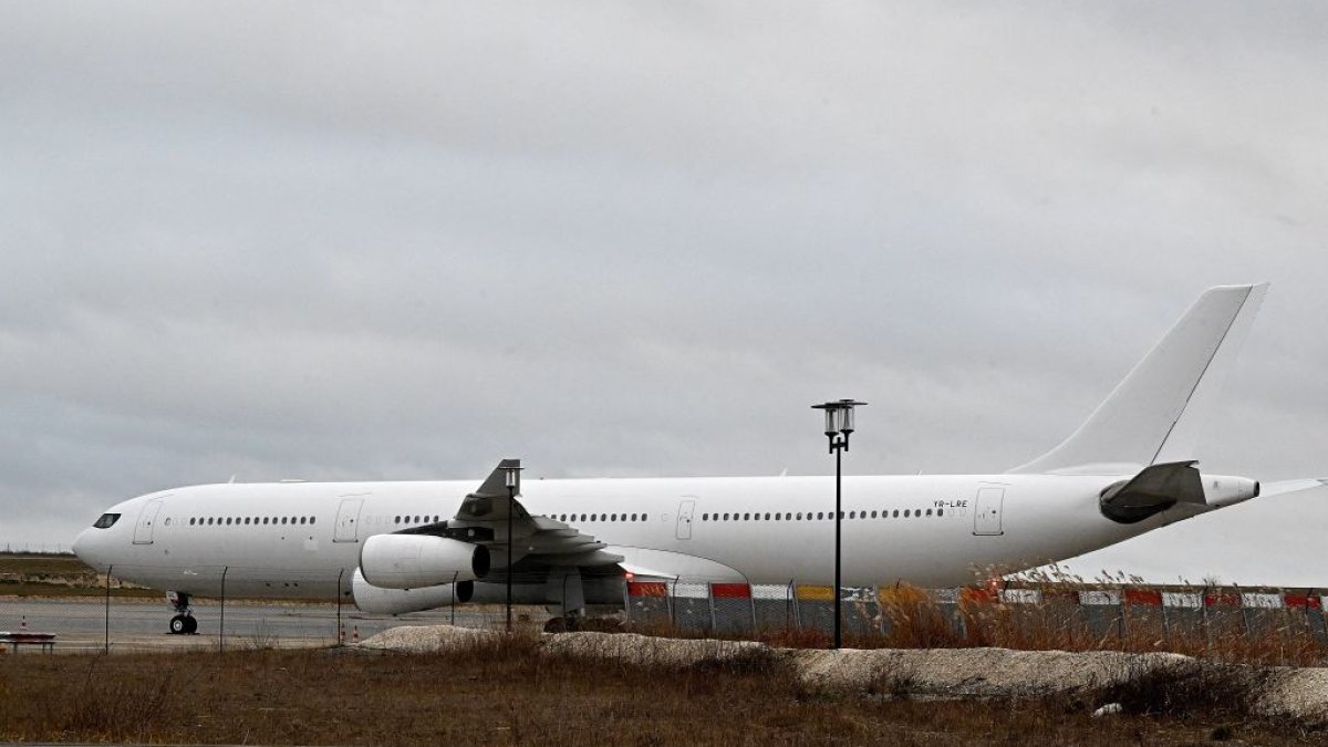 France investigating plane headed to Nicaragua for human trafficking – NBC Chicago - Vimarsana News