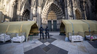 31 December 2023, North Rhine-Westphalia, Cologne: Before the end-of-year pontifical mass in Cologne Cathedral with Cardinal Woelki