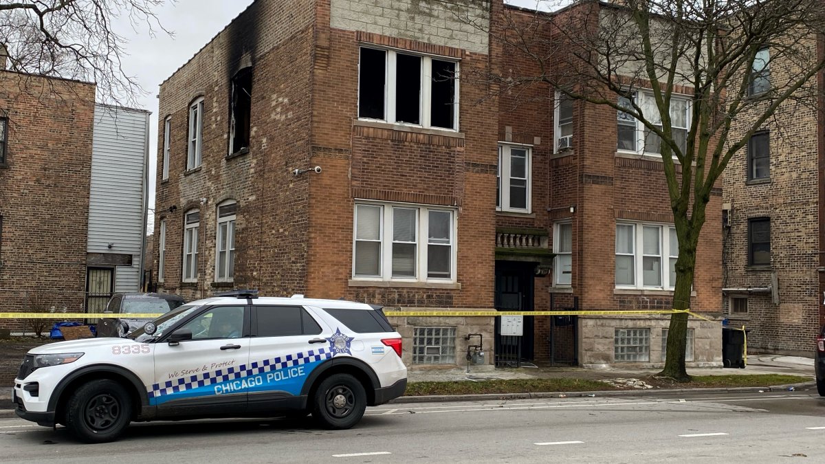 Girl, 5, dies in bunkbed during Englewood blaze, dad hurt: officials