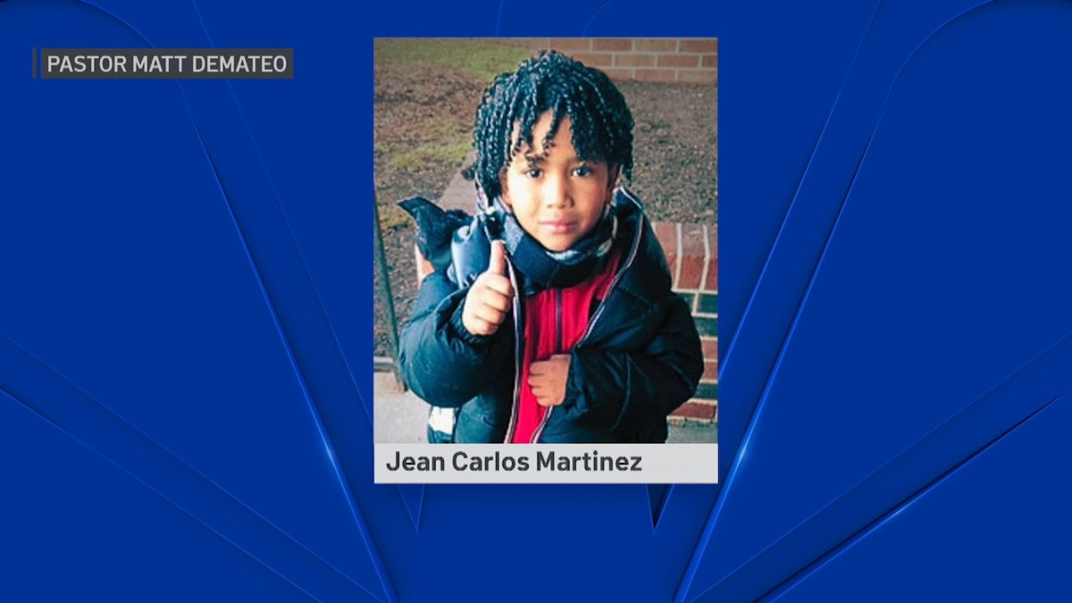 揭示了一个5岁男孩在皮尔森移民收容所度过生命最后几个小时的令人心碎细节