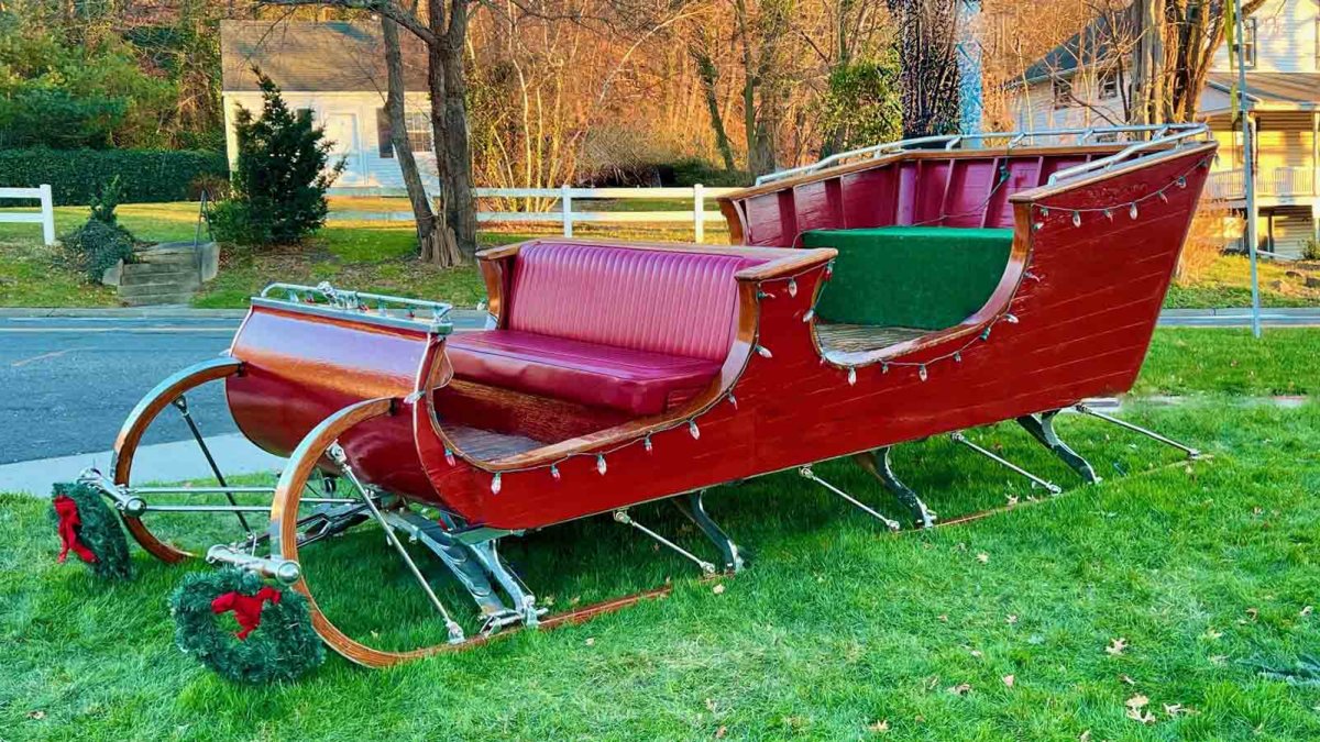 Sleigh from 'Elf' movie on display for photo ops in New York – NBC Chicago - Vimarsana News