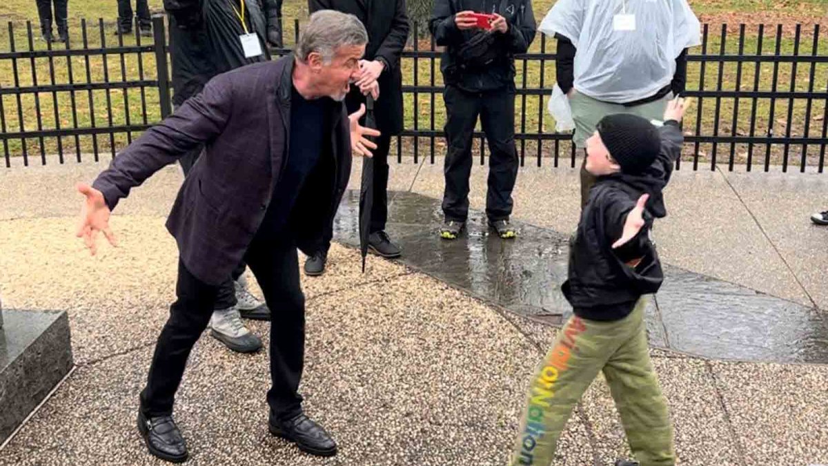 Sylvester Stallone and young fan reenact famous 'Rocky' scene – NBC Chicago - Vimarsana News
