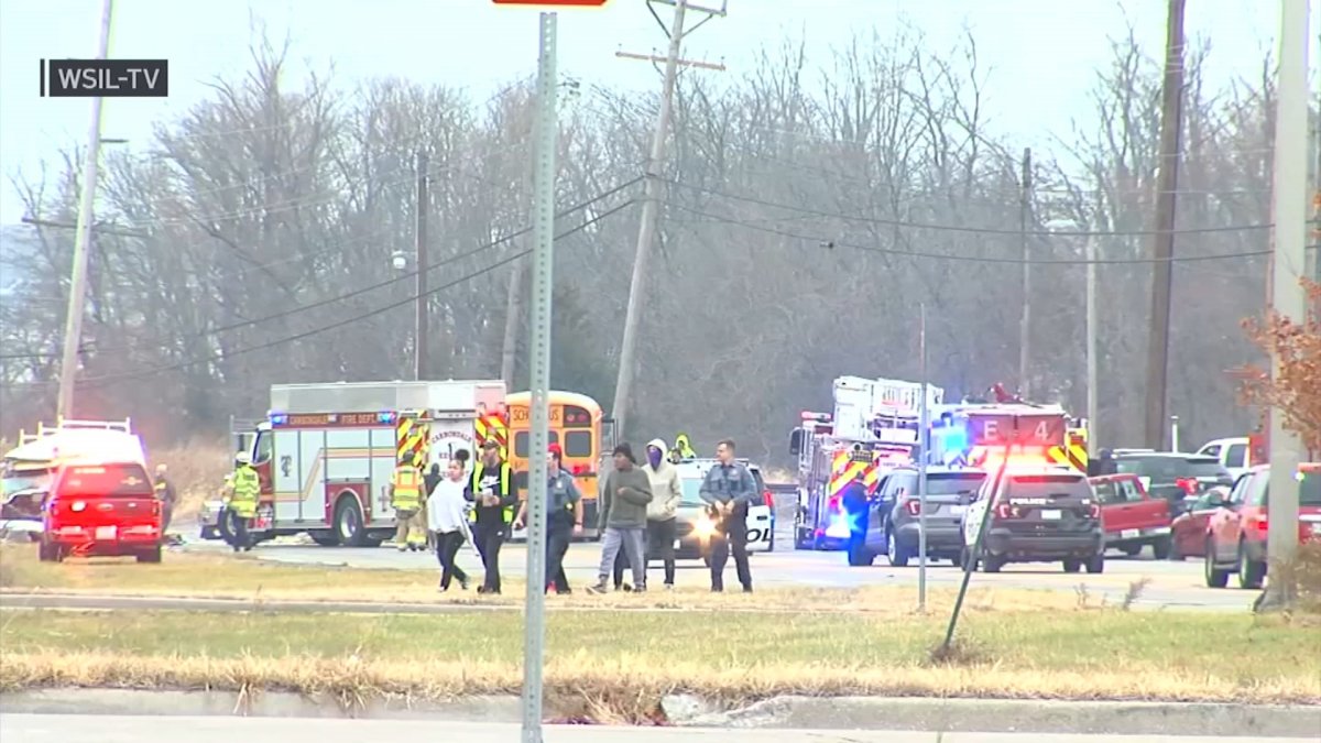 2 suburban students killed in head-on crash near Southern Illinois University 2 suburban students killed in head-on crash near Southern Illinois University
