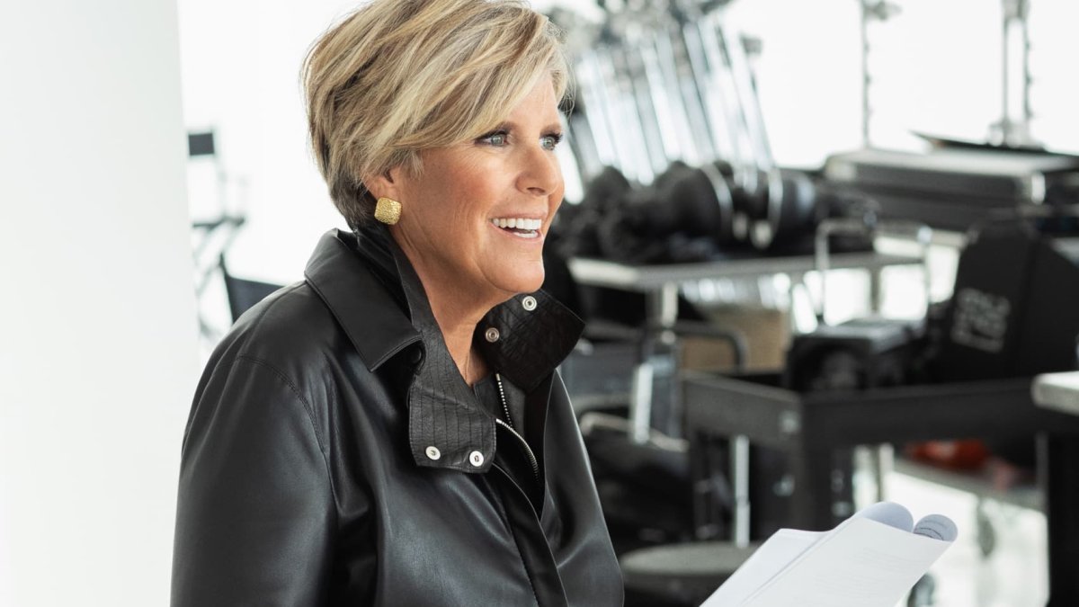 Suze Orman hates when you redo your budget each January: 'If you restrict,' you'll eventually 'explode' – NBC Chicago - Vimarsana News