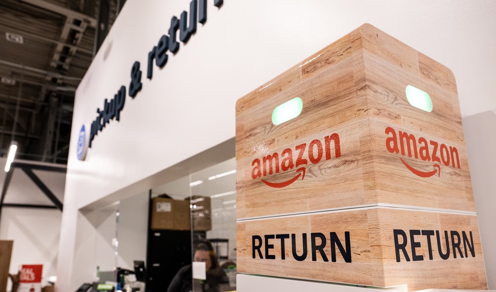 Retail return fraud is rising as key holiday deadline approaches - Vimarsana News