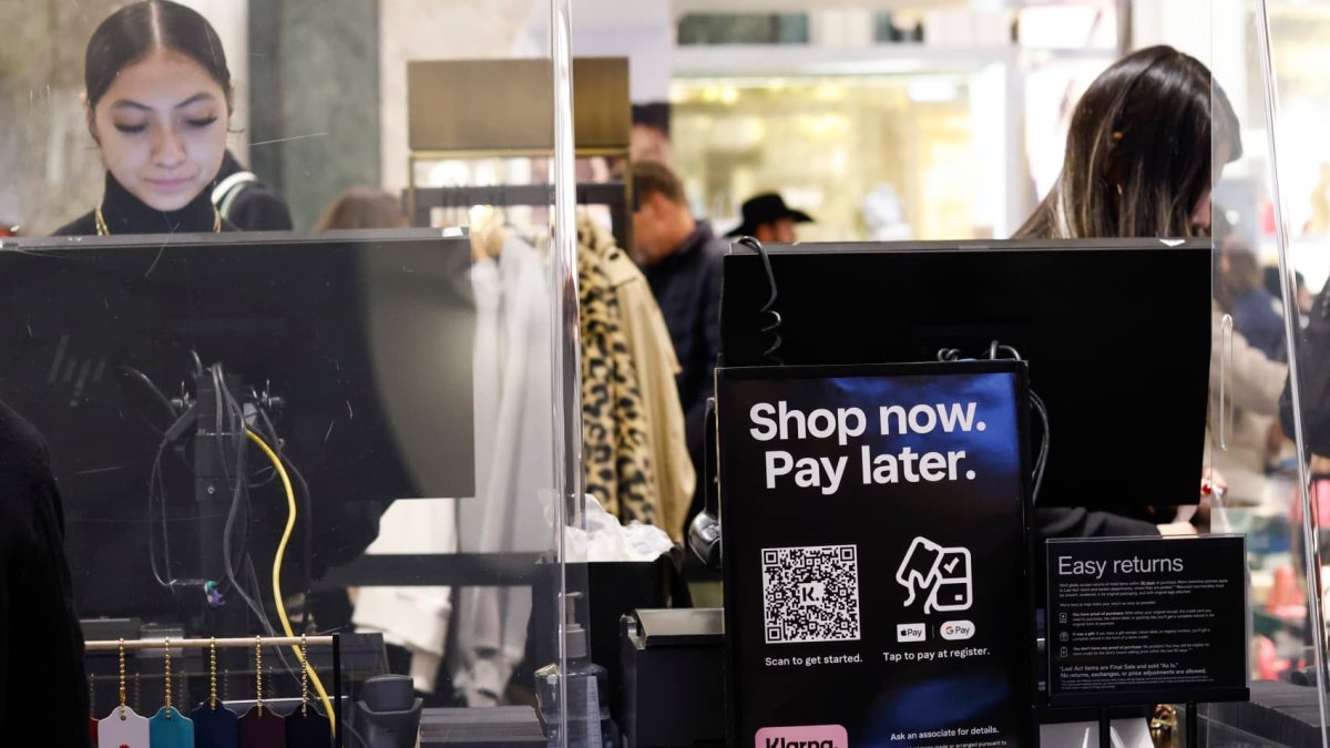 Americans are racking up more 'phantom debt' — why that's a problem – NBC Chicago - Vimarsana News