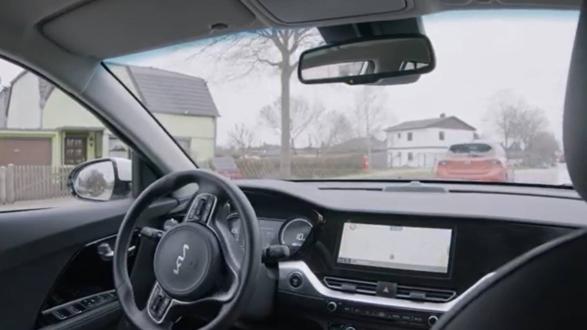 This startup has a different take on driverless cars. Now it's launching in the U.S. - Vimarsana News