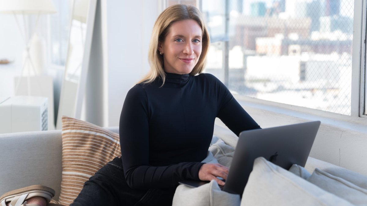 28-year-old with a net worth over $500,000 shares 5 money habits she avoids: 'Everything can't be a little treat' – NBC Chicago - Vimarsana News