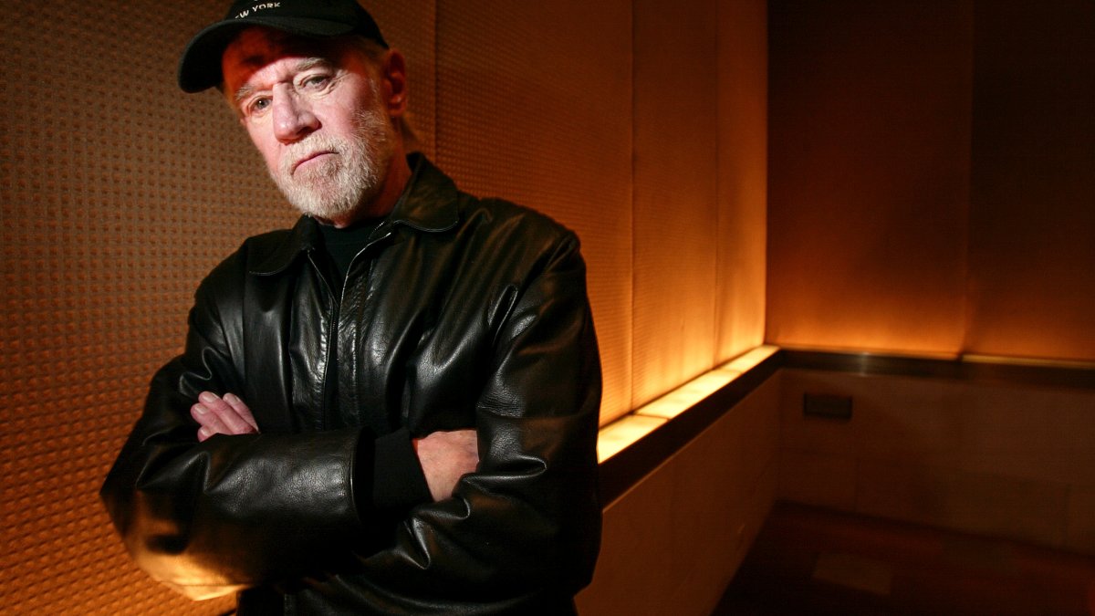 George Carlin estate sues over fake comedy special apparently AI generated – NBC Chicago - Vimarsana News