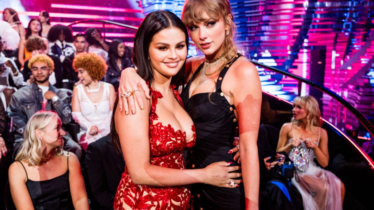 After viral photo, Selena Gomez reveals what she told Taylor Swift at