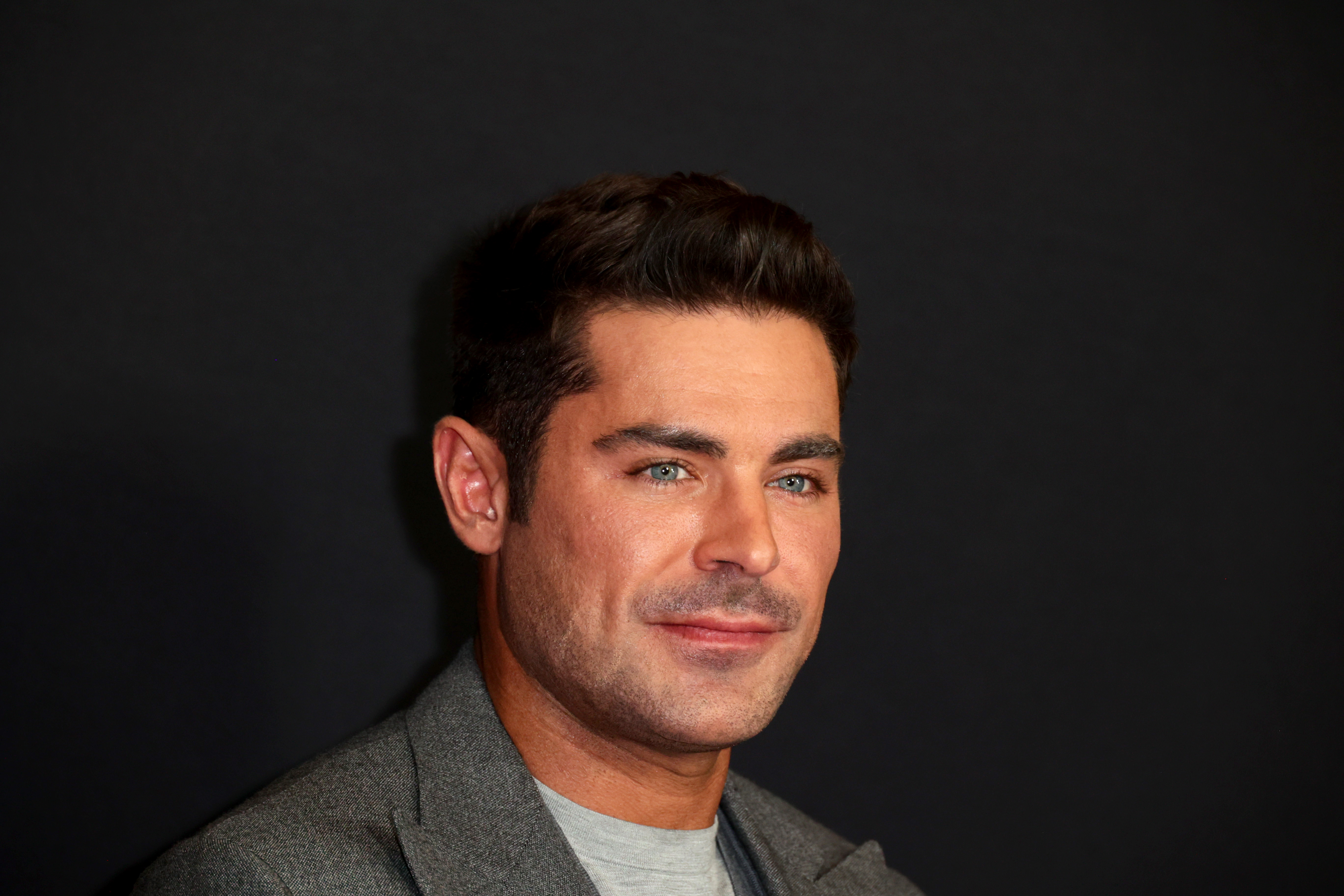 Zac Efron reveals his first kiss – NBC Chicago - Vimarsana News