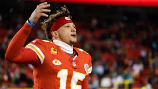 Chiefs' Patrick Mahomes hitting the road for first time in the playoffs to  play Buffalo, Professional