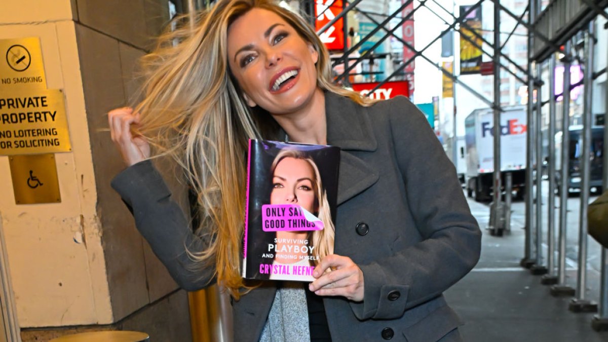 Crystal Hefner details 'traumatic' marriage to Hugh Hefner in new book – NBC Chicago - Vimarsana News
