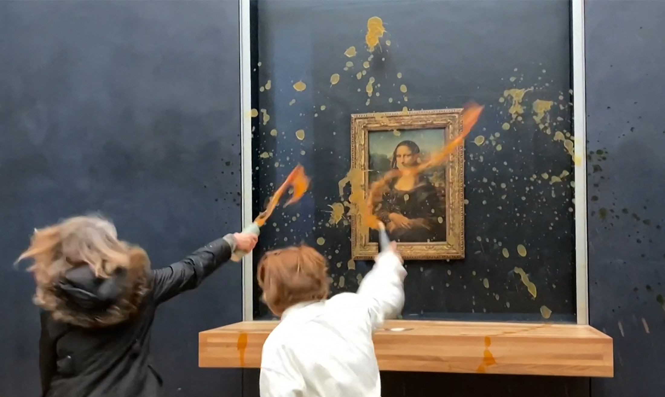 Climate activists throw soup at glass protecting Mona Lisa – NBC Chicago - Vimarsana News