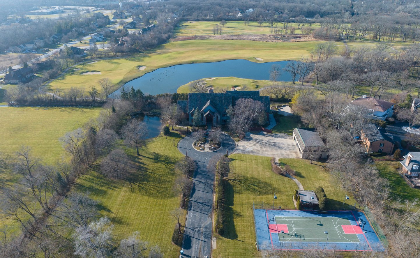 Spacious Olympia Fields mansion previously home to Chicago celebrities ...