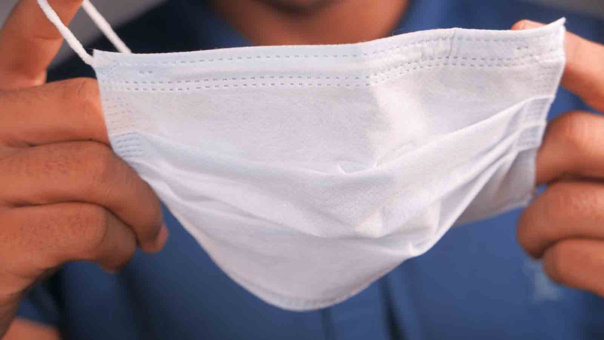 With COVID, flu and RSV surging, when and where should you wear a mask? – NBC Chicago - Vimarsana News