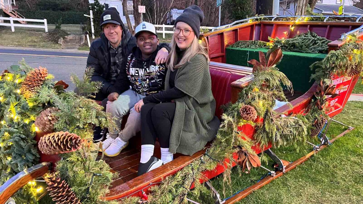 Alabama parents surprise their son with road trip to see 'Elf' sleigh – NBC Chicago - Vimarsana News