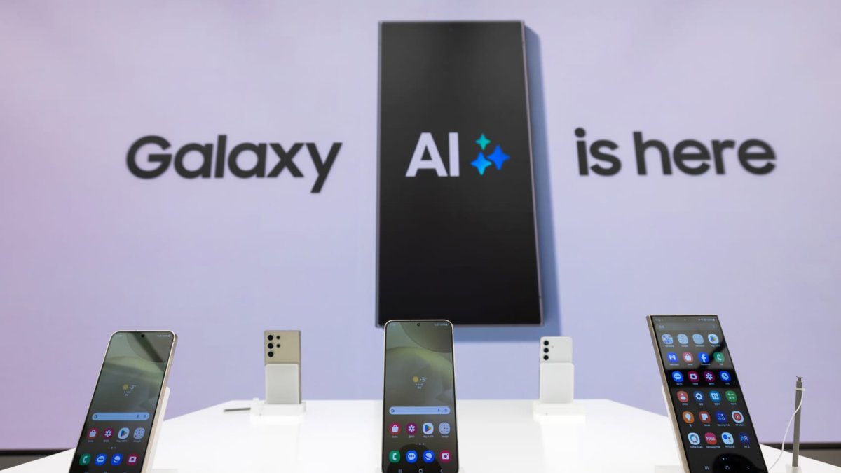 Smartphone giants like Samsung are going to talk up 'AI phones' this year — here's what that means – NBC Chicago - Vimarsana News