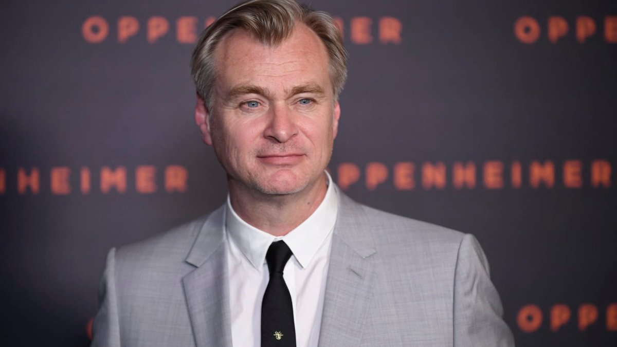 Christopher Nolan's actors love this quality about him: 'He won't ask anyone to do anything that he's not 1,000% willing to do himself' – NBC Chicago - Vimarsana News