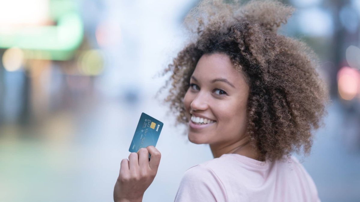 Once you hit this credit score, banks will 'fall all over themselves' to work with you, says money expert—it's not a perfect 850 – NBC Chicago - Vimarsana News