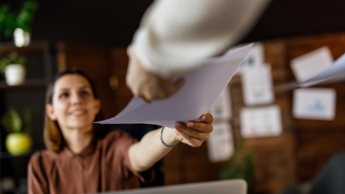 'Ghosting' gets more common in the job market: It's not a 'passing fad,' report notes – NBC Chicago - Vimarsana News