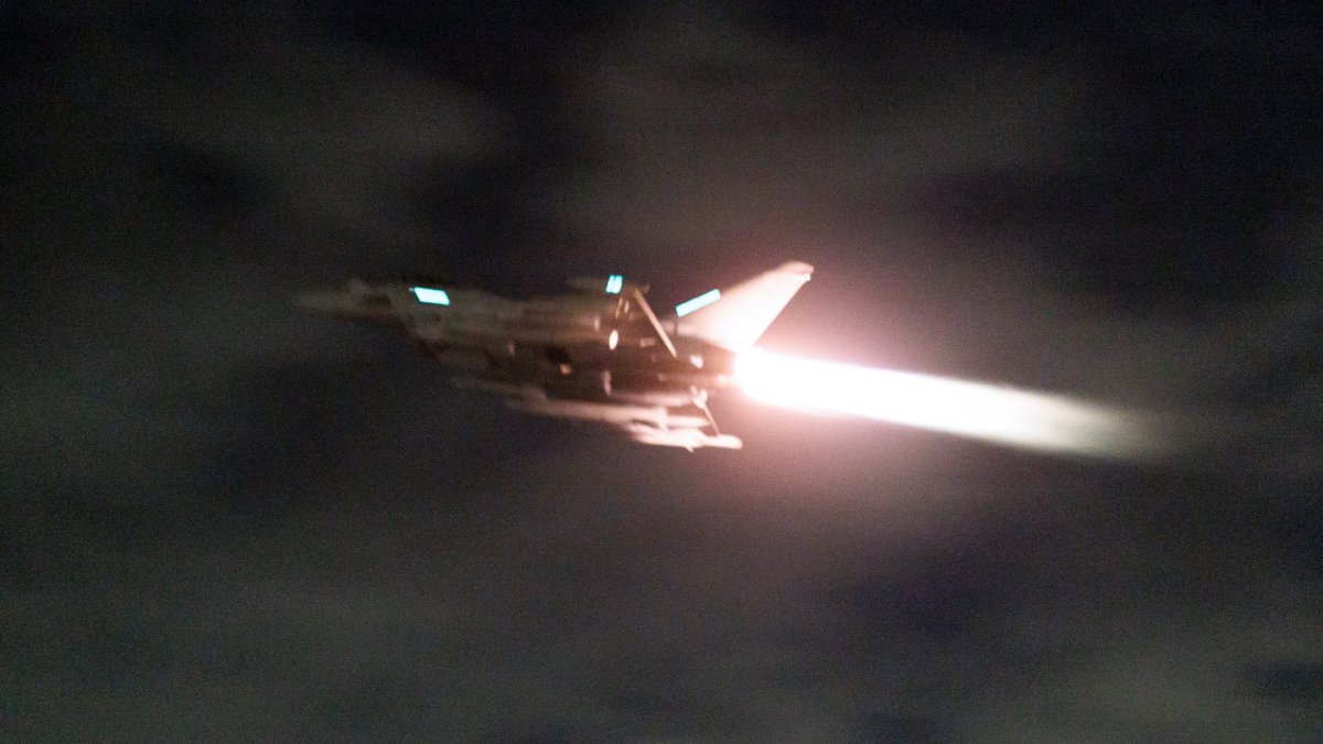 What to know about the US strikes in Iraq, Syria and Yemen – NBC Chicago - Vimarsana News