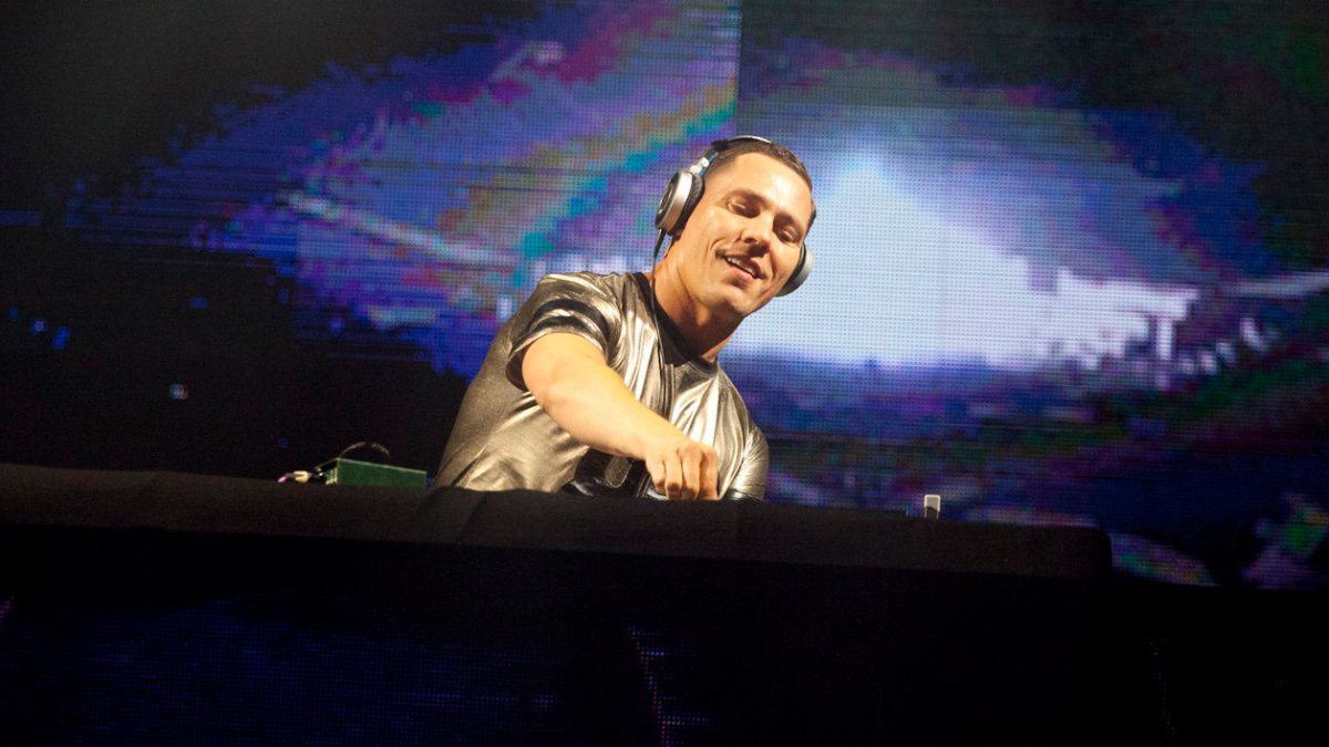 DJ Tiësto pulls out of Super Bowl for family reasons – NBC Chicago - Vimarsana News