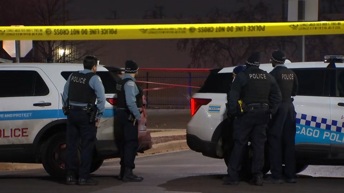 Off-duty Chicago police officer involved in shooting in Deering: COPA