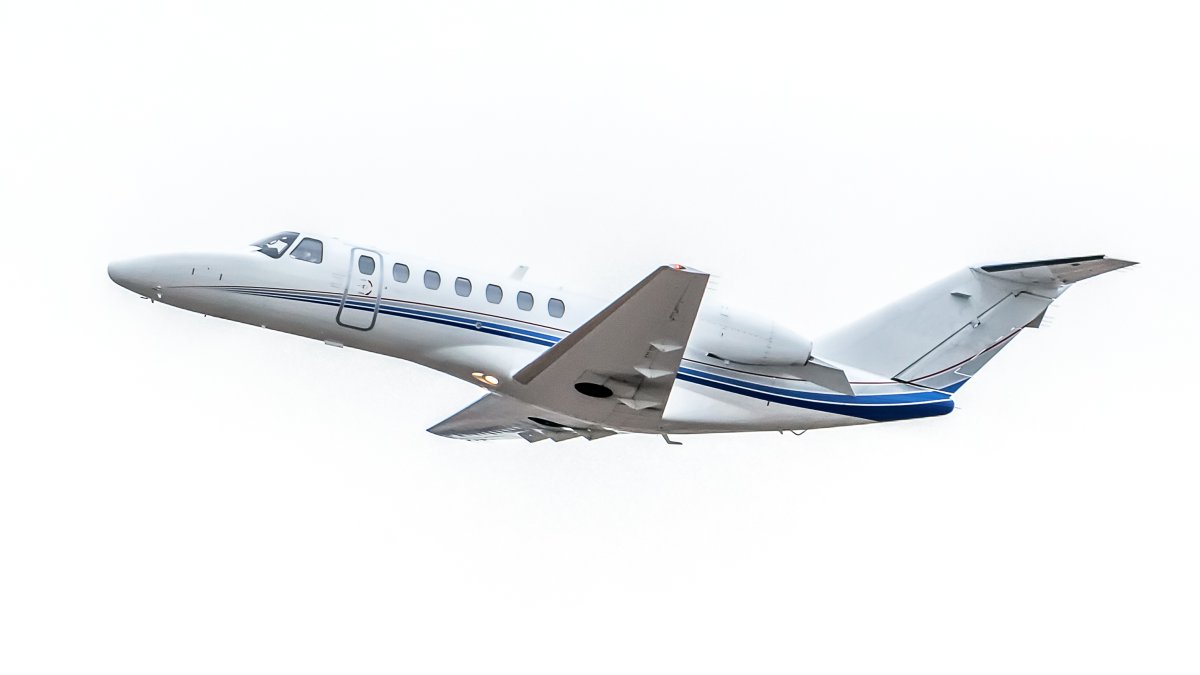 IRS to crackdown on private and corporate jet users – NBC Chicago