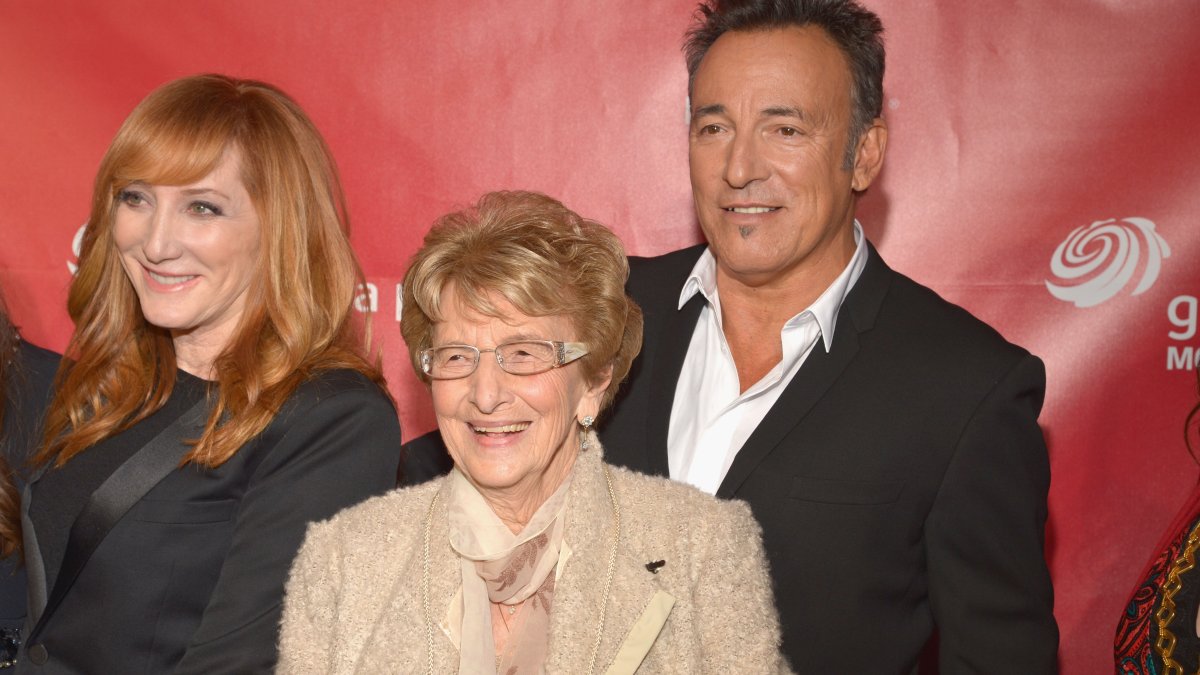 Adele Springsteen, Bruce Springsteen's mother, dies at 98 – NBC Chicago - Vimarsana News
